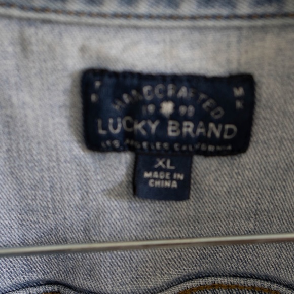 Levi's Light Wash Denim Jacket - Picture 8 of 8